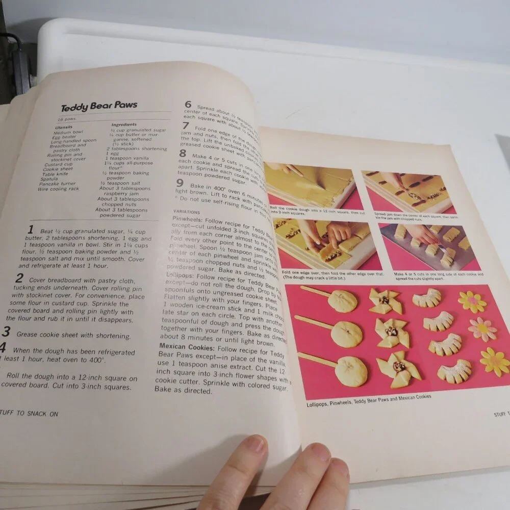 Betty Crocker's Cookbook for Boys & Girls 70s